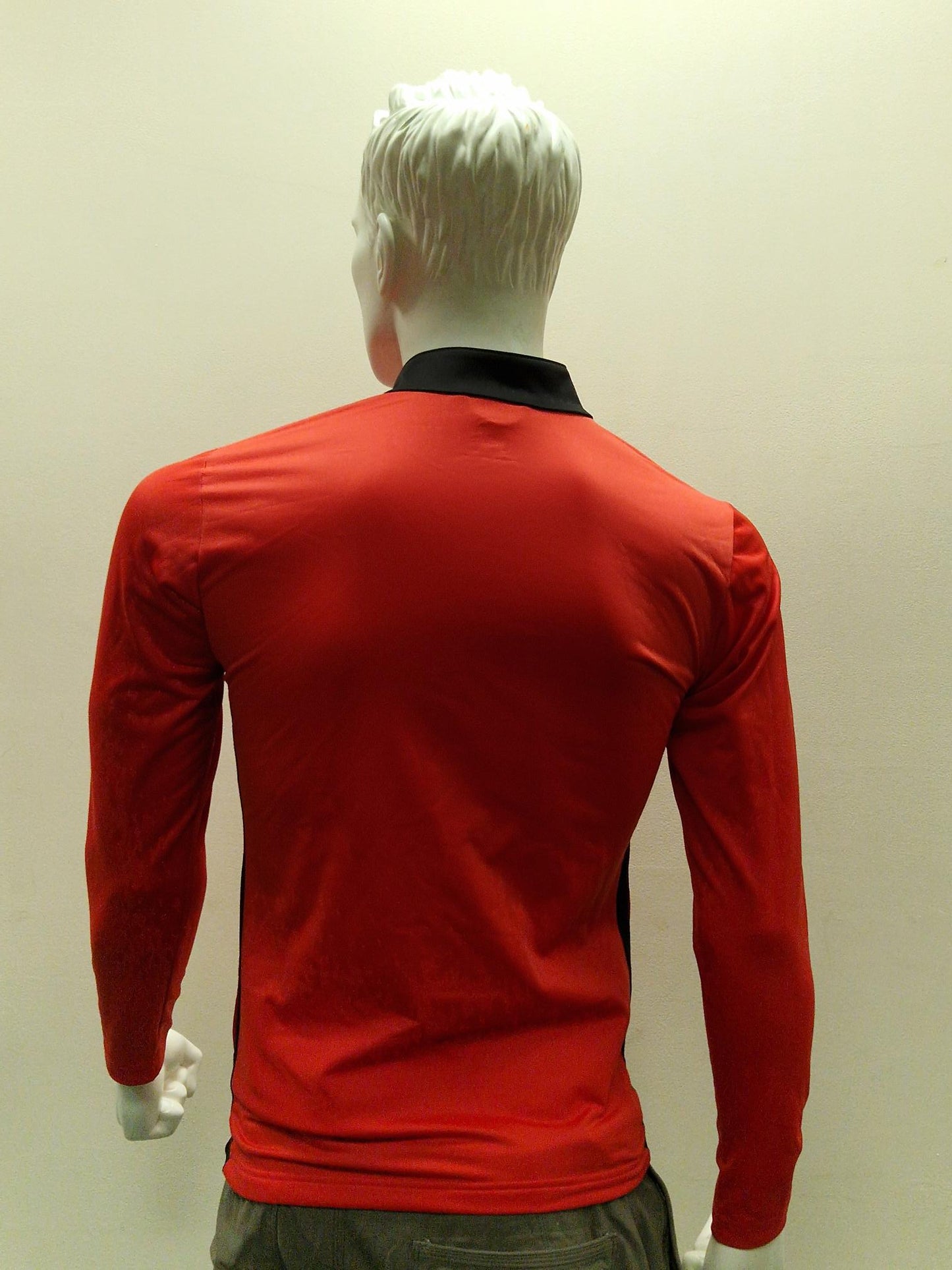 Puma Mens base layer in Red - Size Small